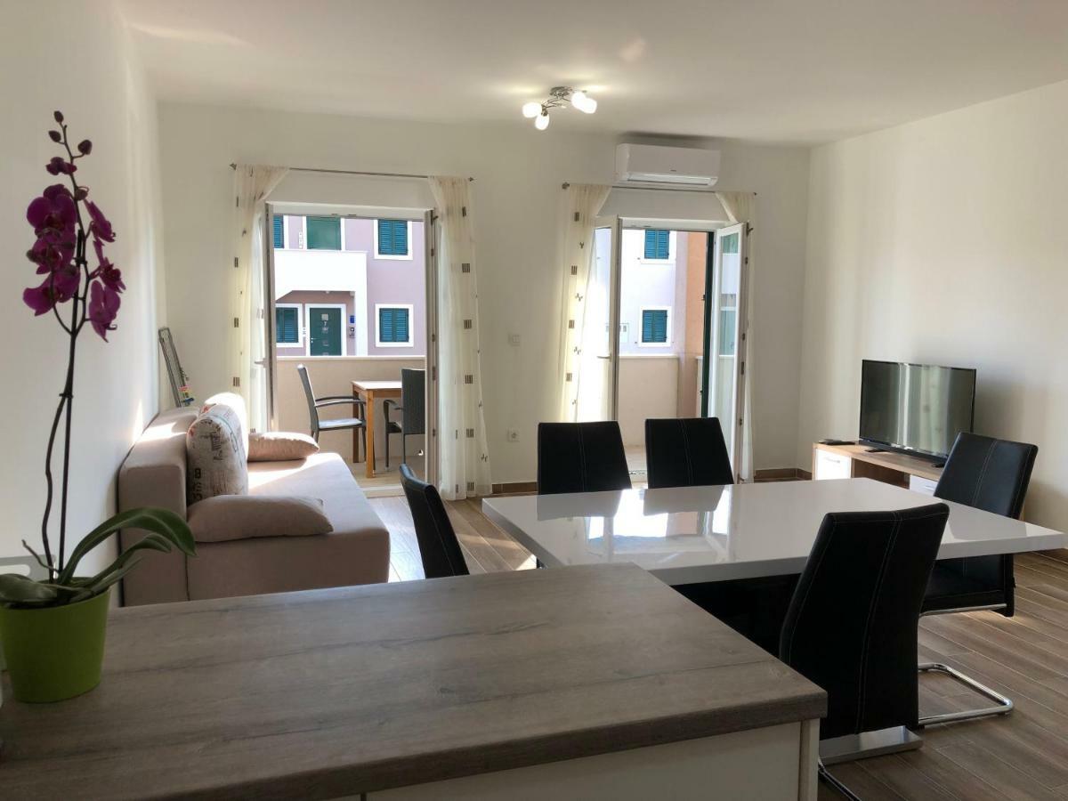 Apartments Dona เซรส ภายนอก รูปภาพ